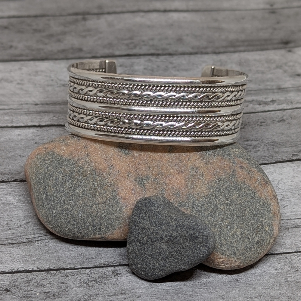 Tahe Signed Sterling Silver Bold Nine Banded Navajo Cuff Bracelet - Picture 11 of 11